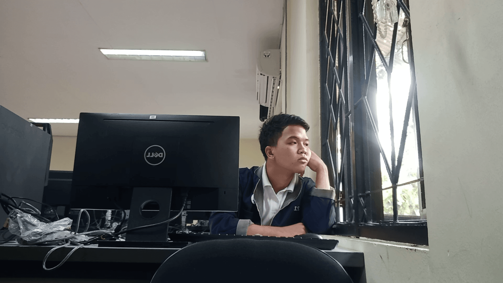Baris Kode dan Baris Kata: Sebuah Awal